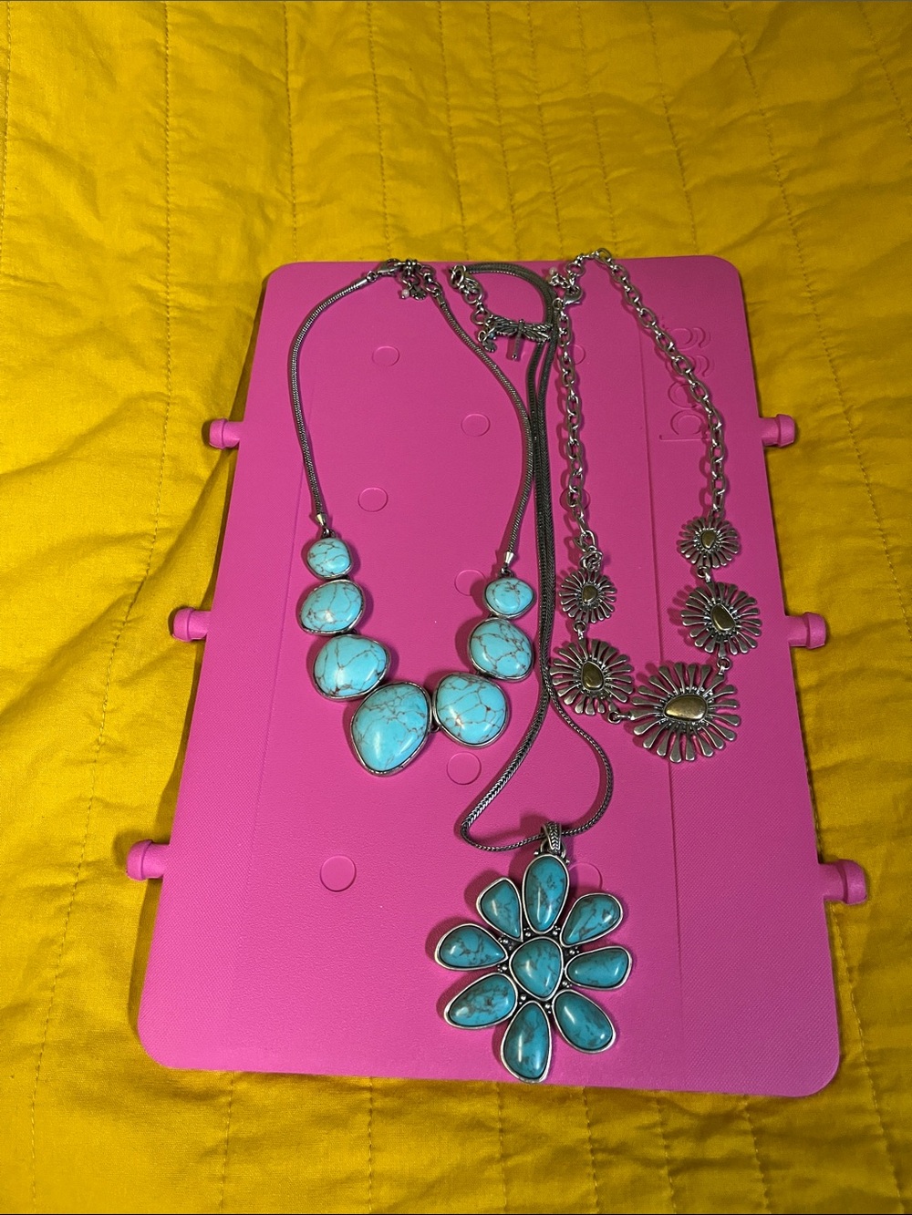 Lucky Brand Turquoise and Silver Flower Pendant Necklace Set